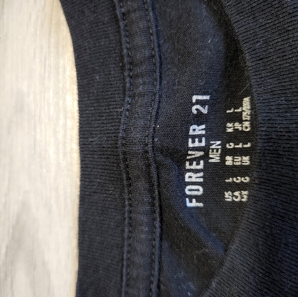 7|$30 Forever 21 Miracle t-shirt | Size Large - Picture 3 of 4